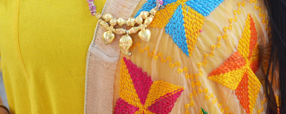 Phulkari Dupatta With Plain Suits Look For A Festive Outfit