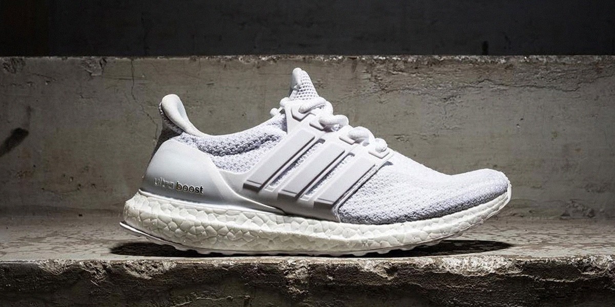 Sneaker brands : Adidas Ultra Boost “Triple White”