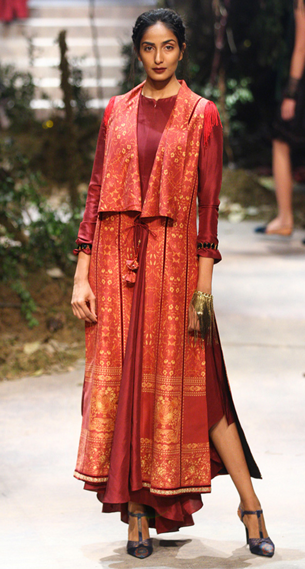 Top Fashion Designers - Tarun Tahiliani