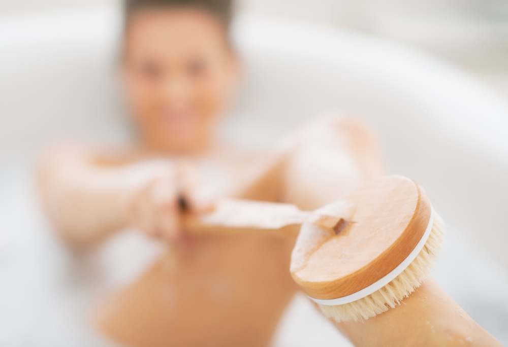 How To Get Rid Of Cellulite - Dry Brushing and Massages