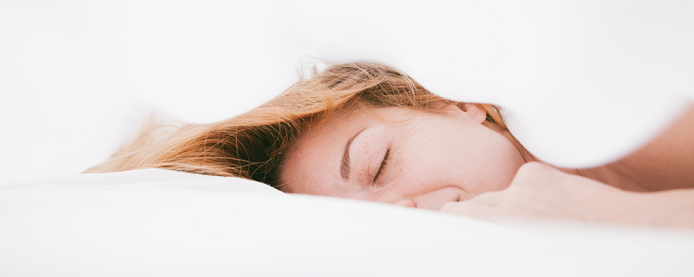 How To Fall Asleep Fast Using These Beauty Products