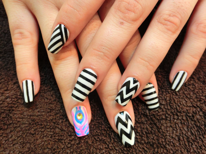 Summer Nail Colors Trend-Zig Zag Summer Nail Colors Trend-Zig Zag