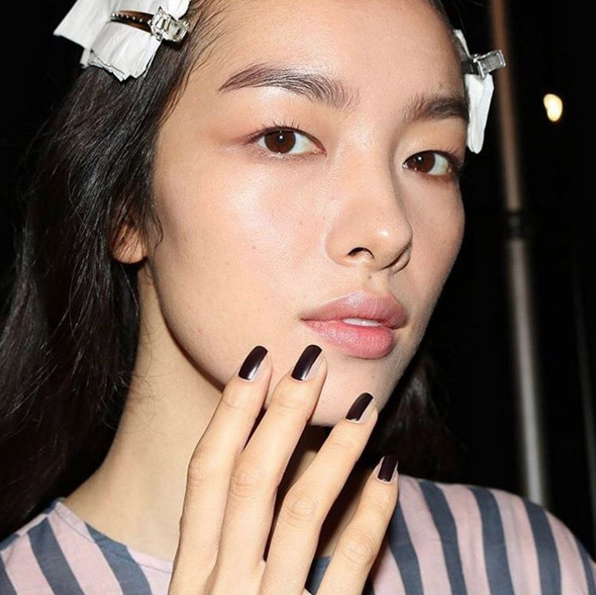 Summer Nail Color Trend From Runway-Black Accents Summer Nail Color Trend From Runway-Black Accents