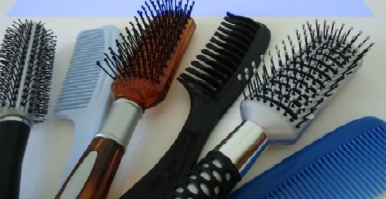 Hair Tips-Keep Brushes Clean Hair Tips-Keep Brushes Clean