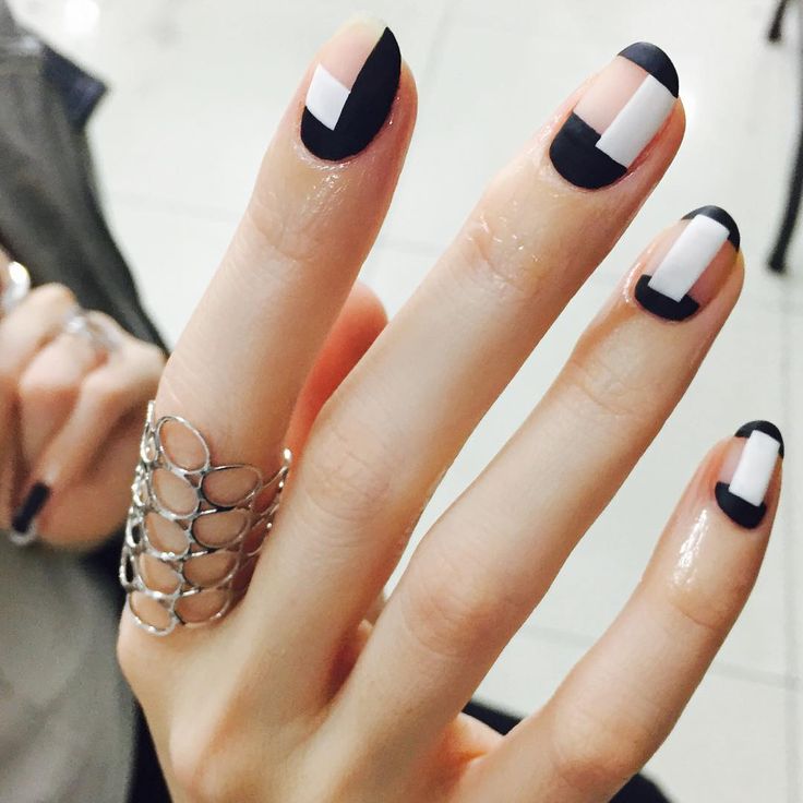 Summer Nail Color Trend From Runway-Graphic French Summer Nail Color Trend From Runway-Graphic French