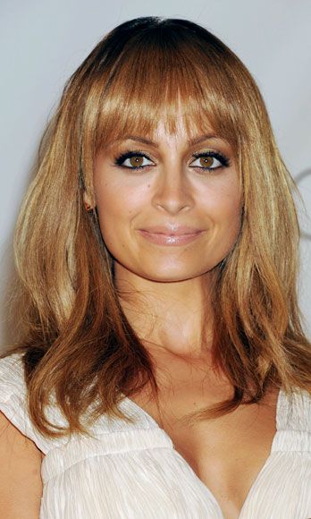 Hair tips for a square shaped face - Medium hair Hair tips for a square shaped face - Medium hair