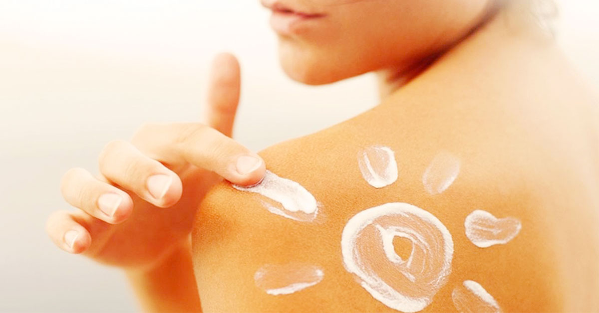 How To Remove Tan Naturally At Home [15 Ingredients]