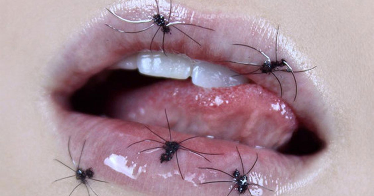 15 Creepy-Crawly Halloween Makeup Ideas That Are Easy