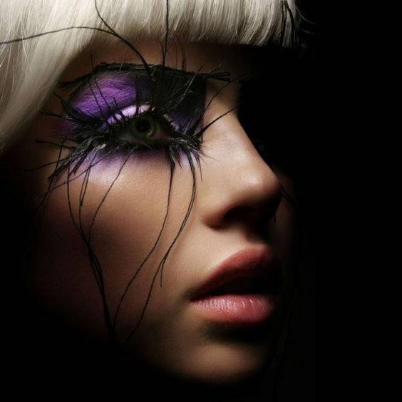 Creepy-Crawly Long Eyelashes Halloween Makeup Ideas